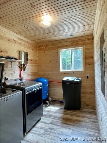 $220,000 | 2064 State Road, Linn Creek, MO 65052