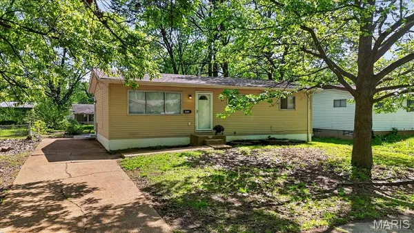$118,500 | 272 Elmdale Drive, Ferguson, MO 63135