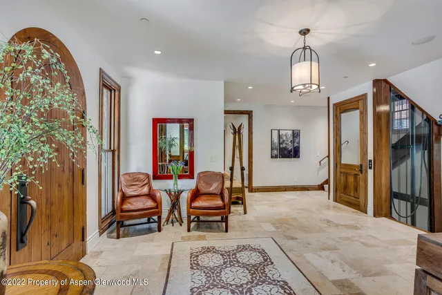 $200,000 | 900 Waters Avenue, Aspen, CO 81611