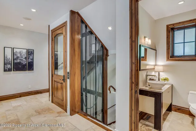 $200,000 | 900 Waters Avenue, Aspen, CO 81611