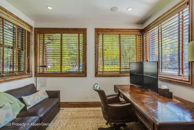 $200,000 | 900 Waters Avenue, Aspen, CO 81611