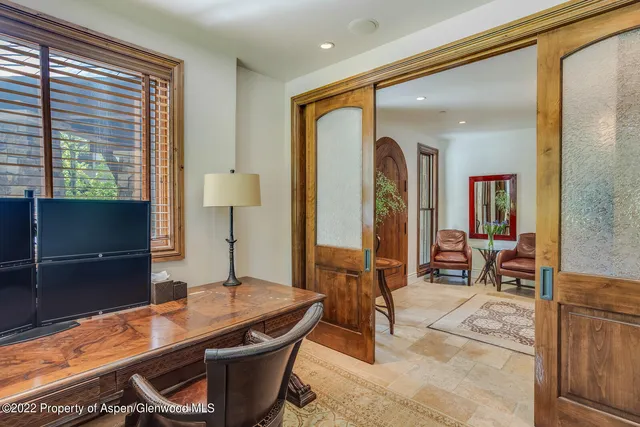 $200,000 | 900 Waters Avenue, Aspen, CO 81611