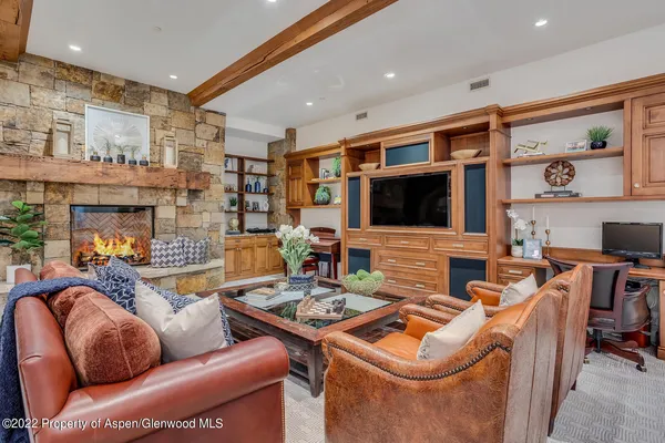 $200,000 | 900 Waters Avenue, Aspen, CO 81611