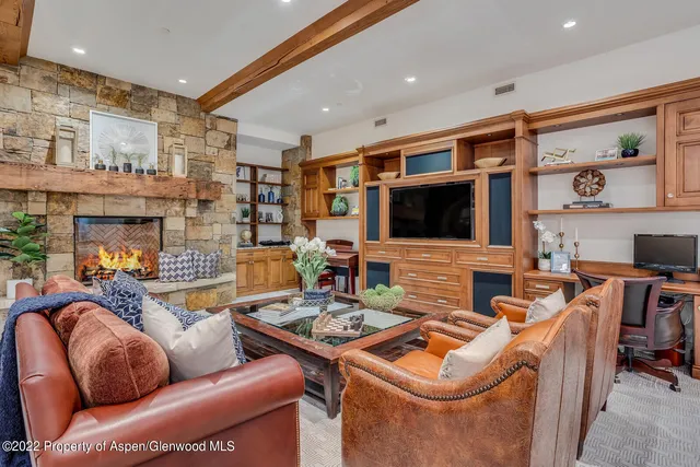 $200,000 | 900 Waters Avenue, Aspen, CO 81611