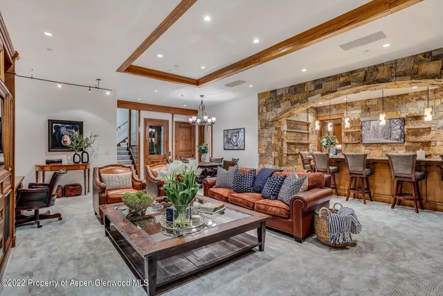 $200,000 | 900 Waters Avenue, Aspen, CO 81611