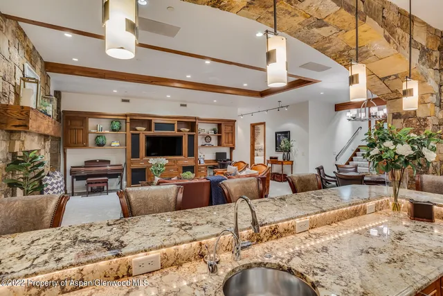 $200,000 | 900 Waters Avenue, Aspen, CO 81611