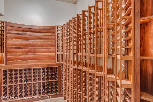 $200,000 | 900 Waters Avenue, Aspen, CO 81611