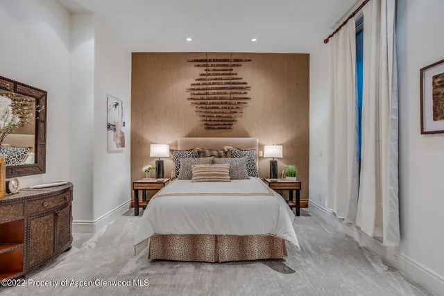 $200,000 | 900 Waters Avenue, Aspen, CO 81611