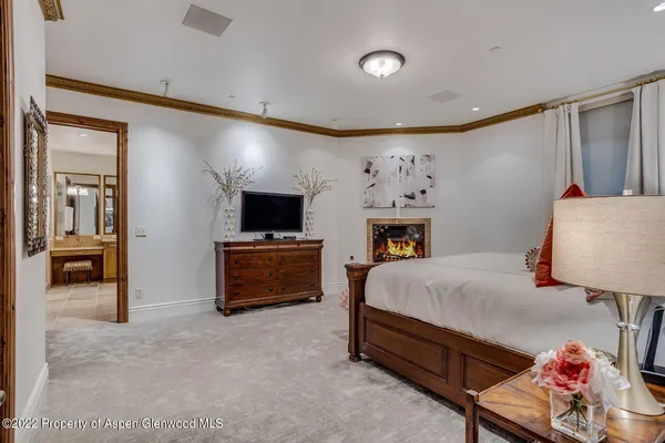 $200,000 | 900 Waters Avenue, Aspen, CO 81611