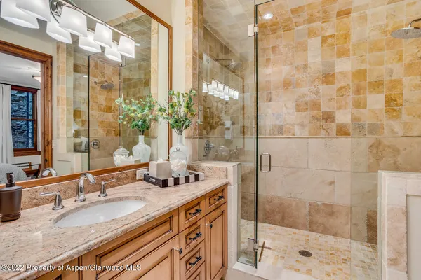 $200,000 | 900 Waters Avenue, Aspen, CO 81611