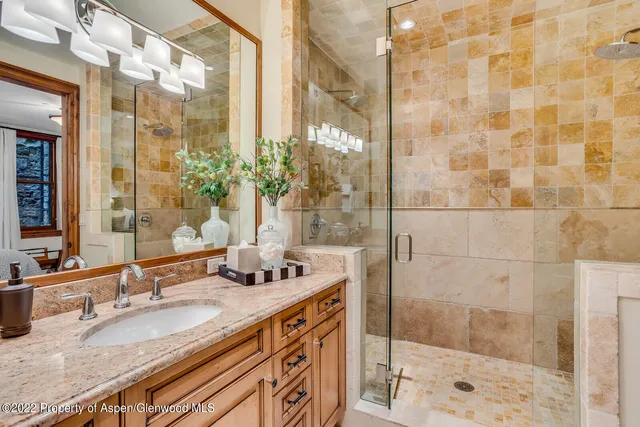 $200,000 | 900 Waters Avenue, Aspen, CO 81611