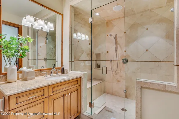 $200,000 | 900 Waters Avenue, Aspen, CO 81611