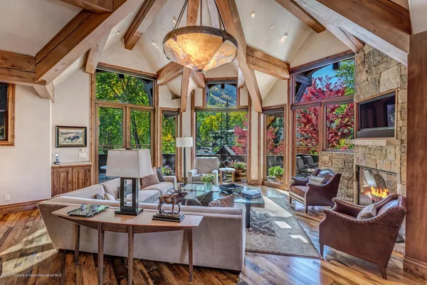 $200,000 | 900 Waters Avenue, Aspen, CO 81611