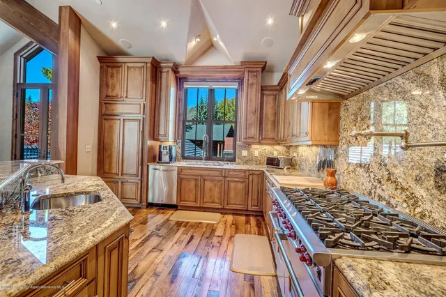 $200,000 | 900 Waters Avenue, Aspen, CO 81611