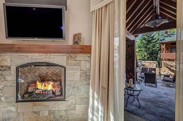 $200,000 | 900 Waters Avenue, Aspen, CO 81611