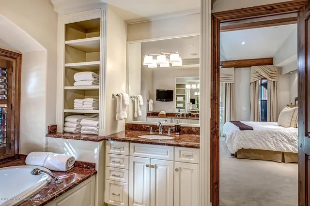 $200,000 | 900 Waters Avenue, Aspen, CO 81611