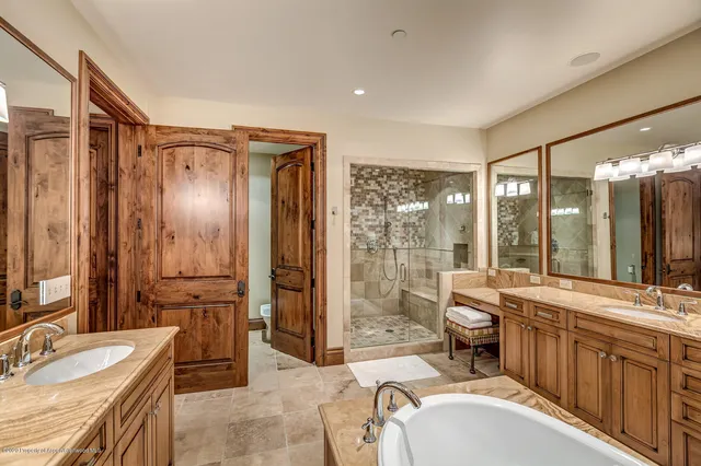 $200,000 | 900 Waters Avenue, Aspen, CO 81611