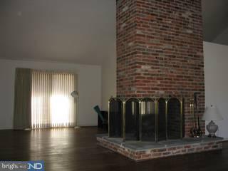 29 Roberts Road Newtown Square, PA 19073 - Photo 3 of 6