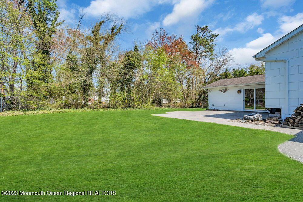 17 Pittsfield Road Howell, NJ 07731 - Photo 33 of 36 055_dsc01512-1