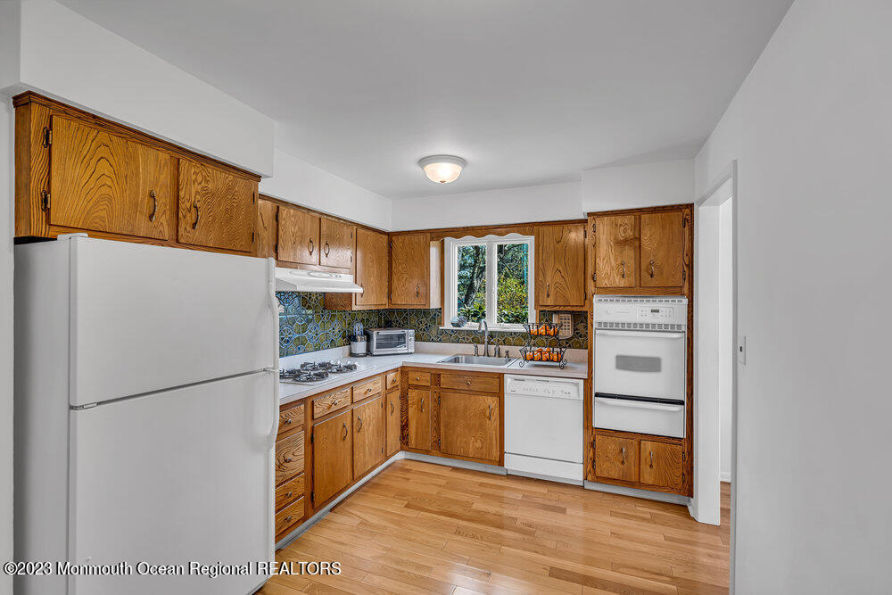 17 Pittsfield Road Howell, NJ 07731 - Photo 10 of 36 019_dsc01590bb