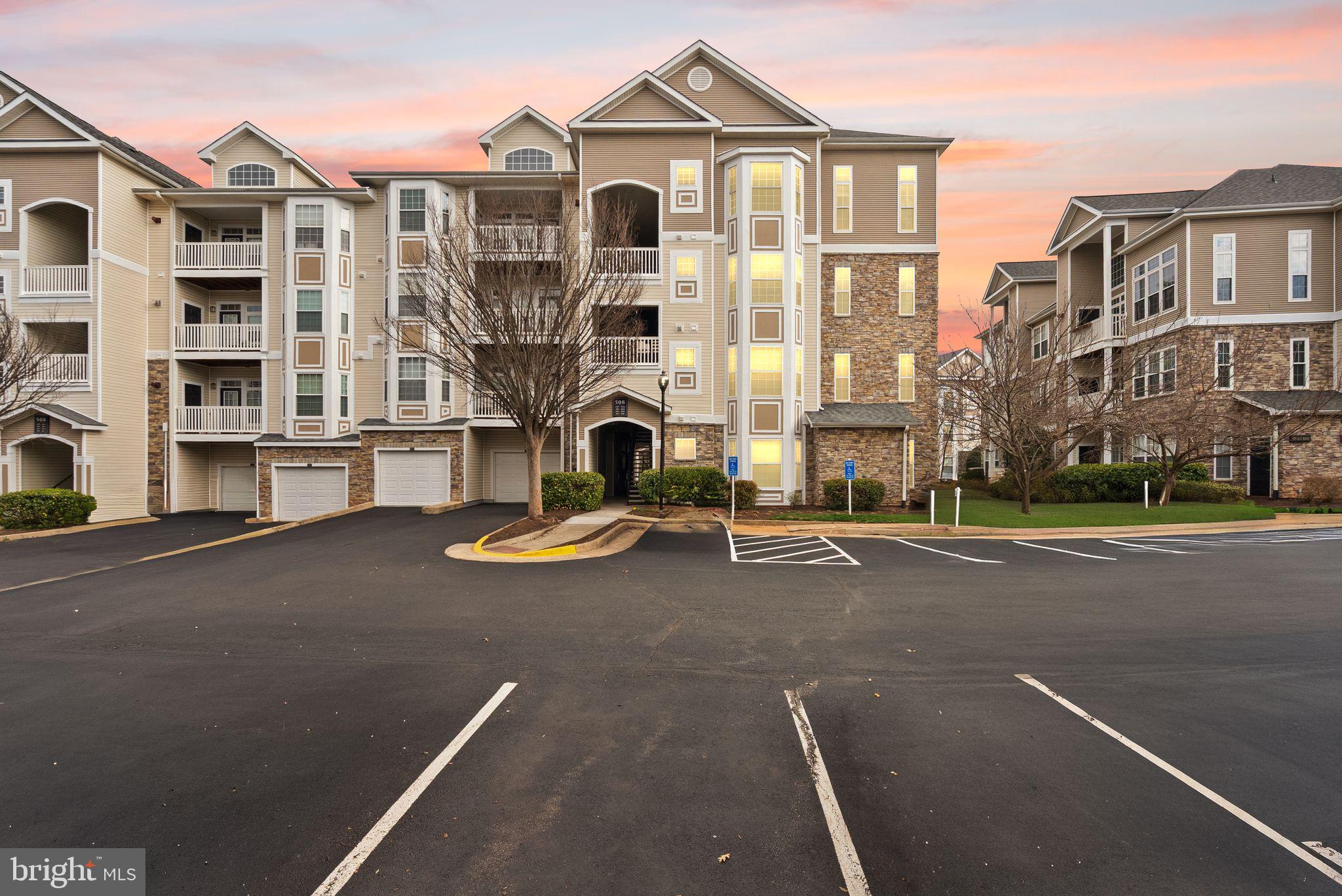 508 Sunset View Terrace Southeast, Unit 306 Leesburg, VA 20175 - Photo 1 of 37