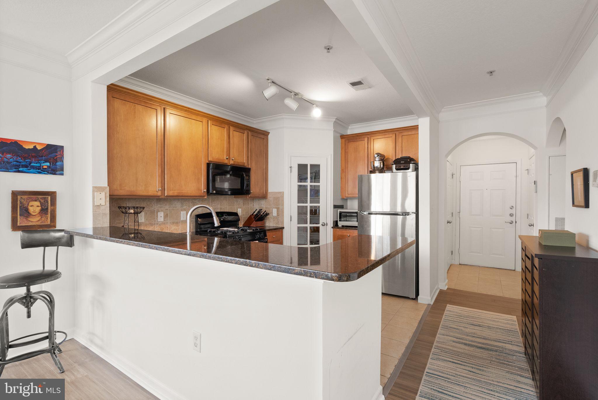 508 Sunset View Terrace Southeast, Unit 306 Leesburg, VA 20175 - Photo 11 of 37