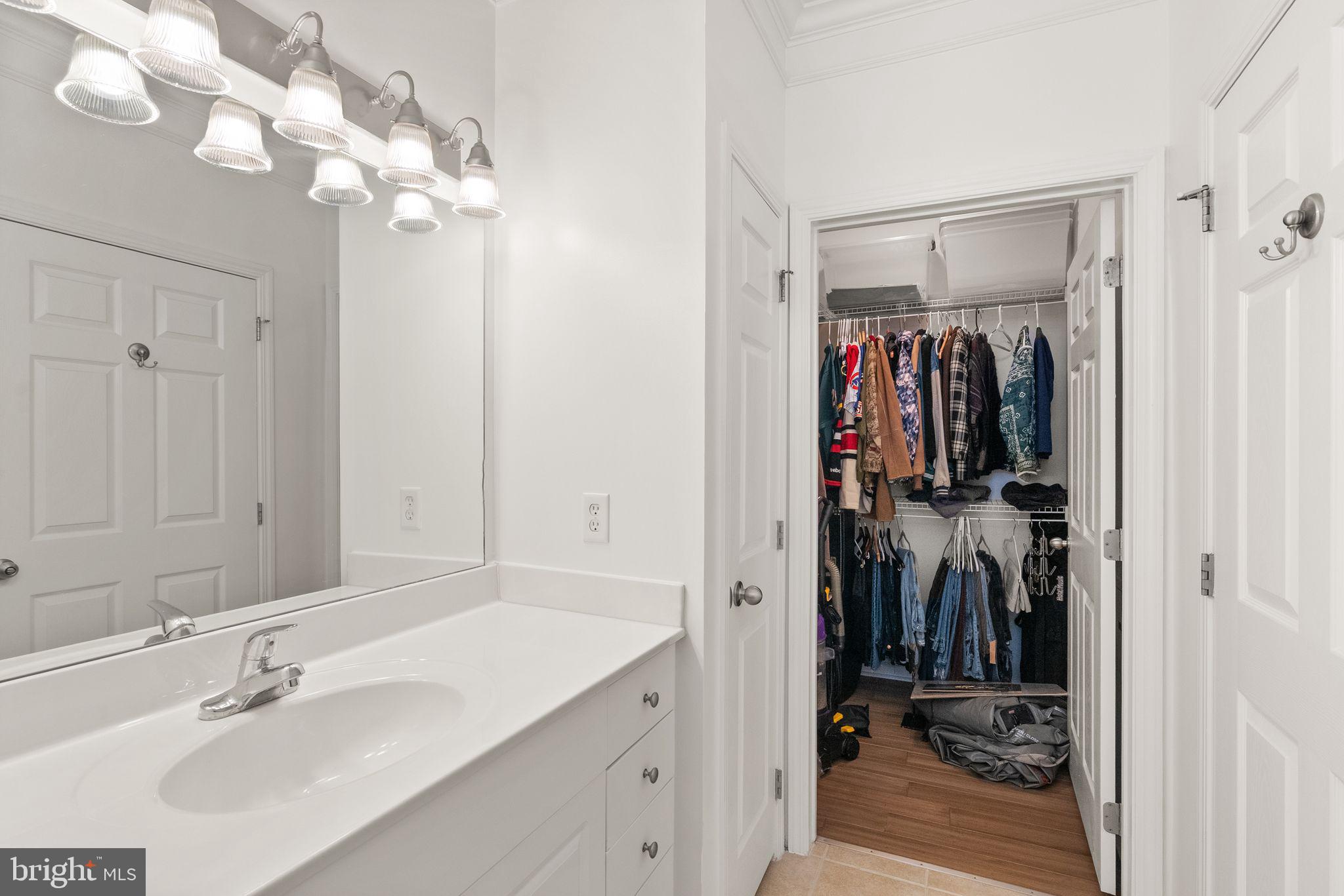 508 Sunset View Terrace Southeast, Unit 306 Leesburg, VA 20175 - Photo 27 of 37