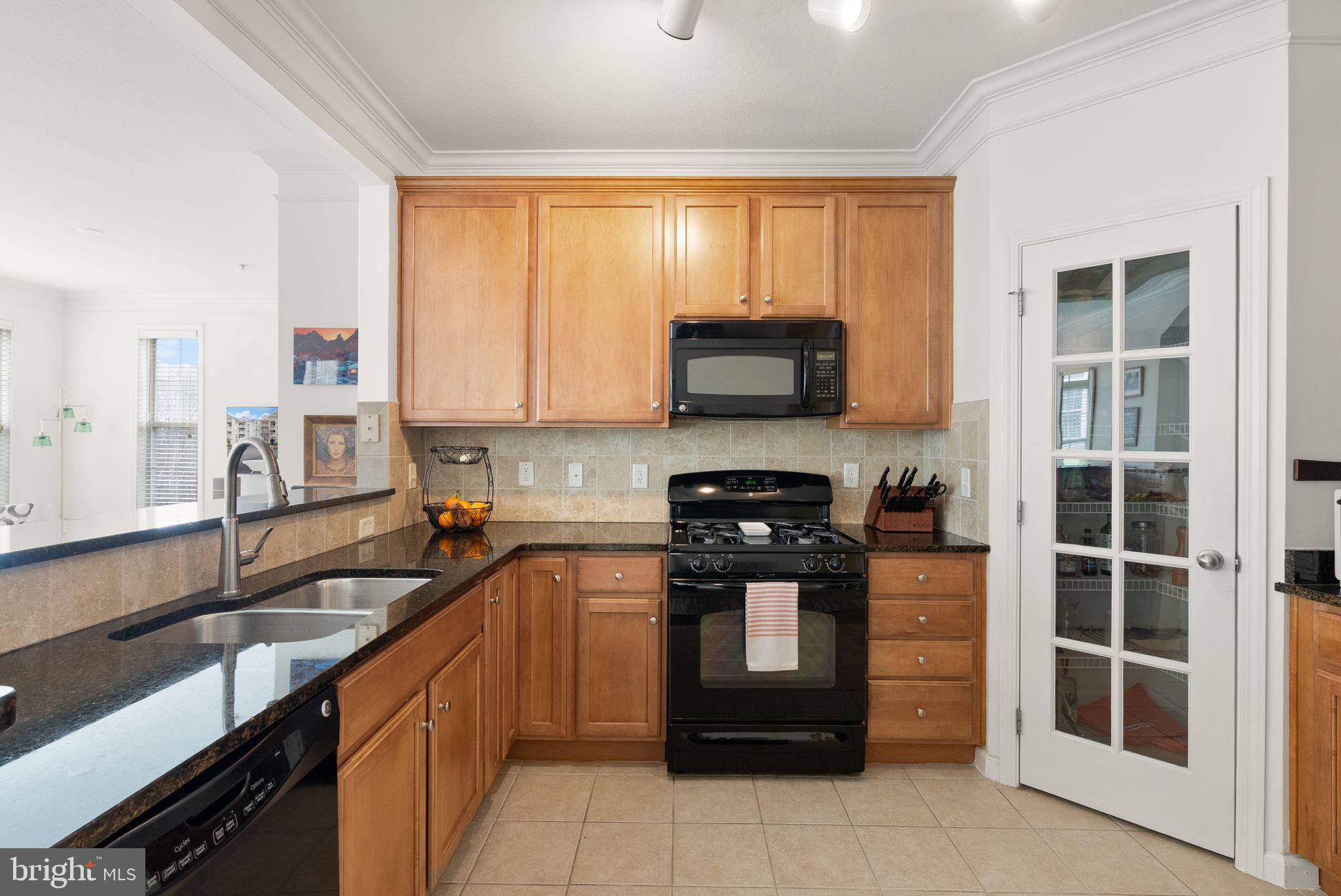 508 Sunset View Terrace Southeast, Unit 306 Leesburg, VA 20175 - Photo 9 of 37