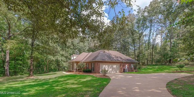 $325,000 | 1850 Fairchild Road, Meridian, MS 39307