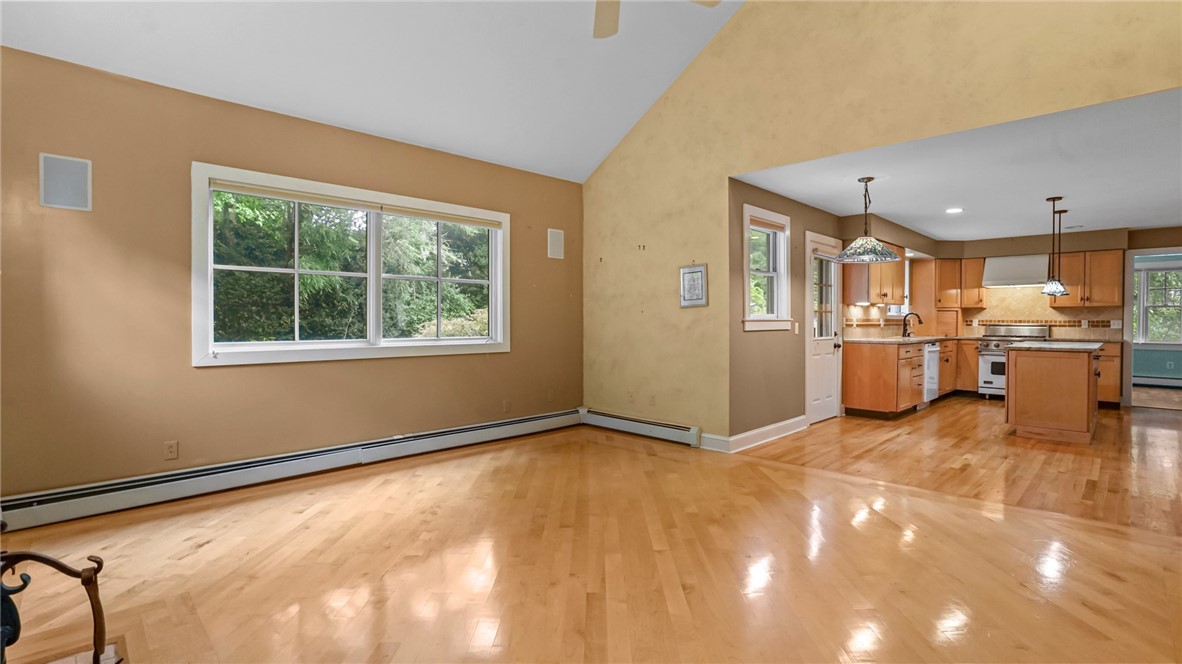 25 Strathmore Road Cranston, RI 02905 - Photo 18 of 50 Gallery Image 18