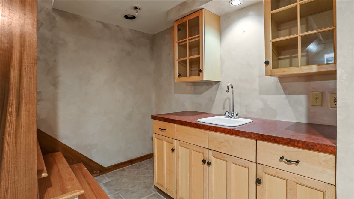 25 Strathmore Road Cranston, RI 02905 - Photo 42 of 50 Gallery Image 42