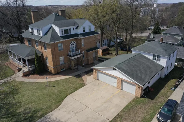 $950,000 | 215 South 5th Street, Montevideo, MN 56265