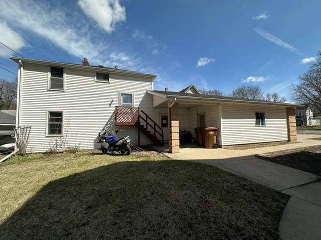 $950,000 | 215 South 5th Street, Montevideo, MN 56265