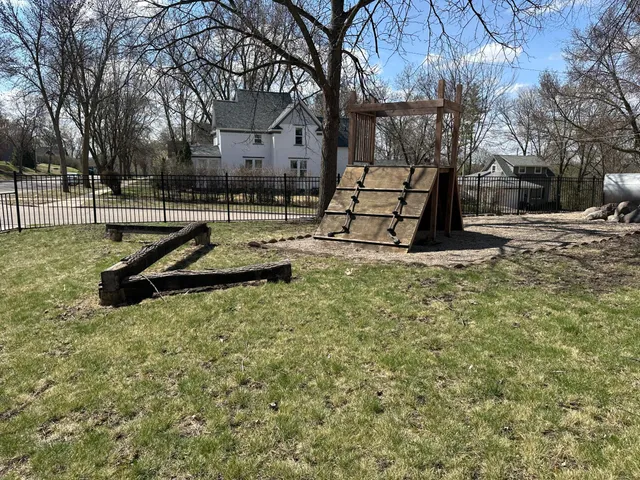 $950,000 | 215 South 5th Street, Montevideo, MN 56265