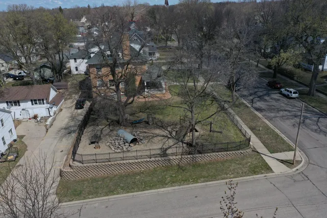 $950,000 | 215 South 5th Street, Montevideo, MN 56265