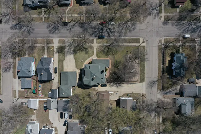 $950,000 | 215 South 5th Street, Montevideo, MN 56265