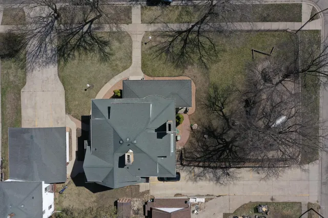 $950,000 | 215 South 5th Street, Montevideo, MN 56265