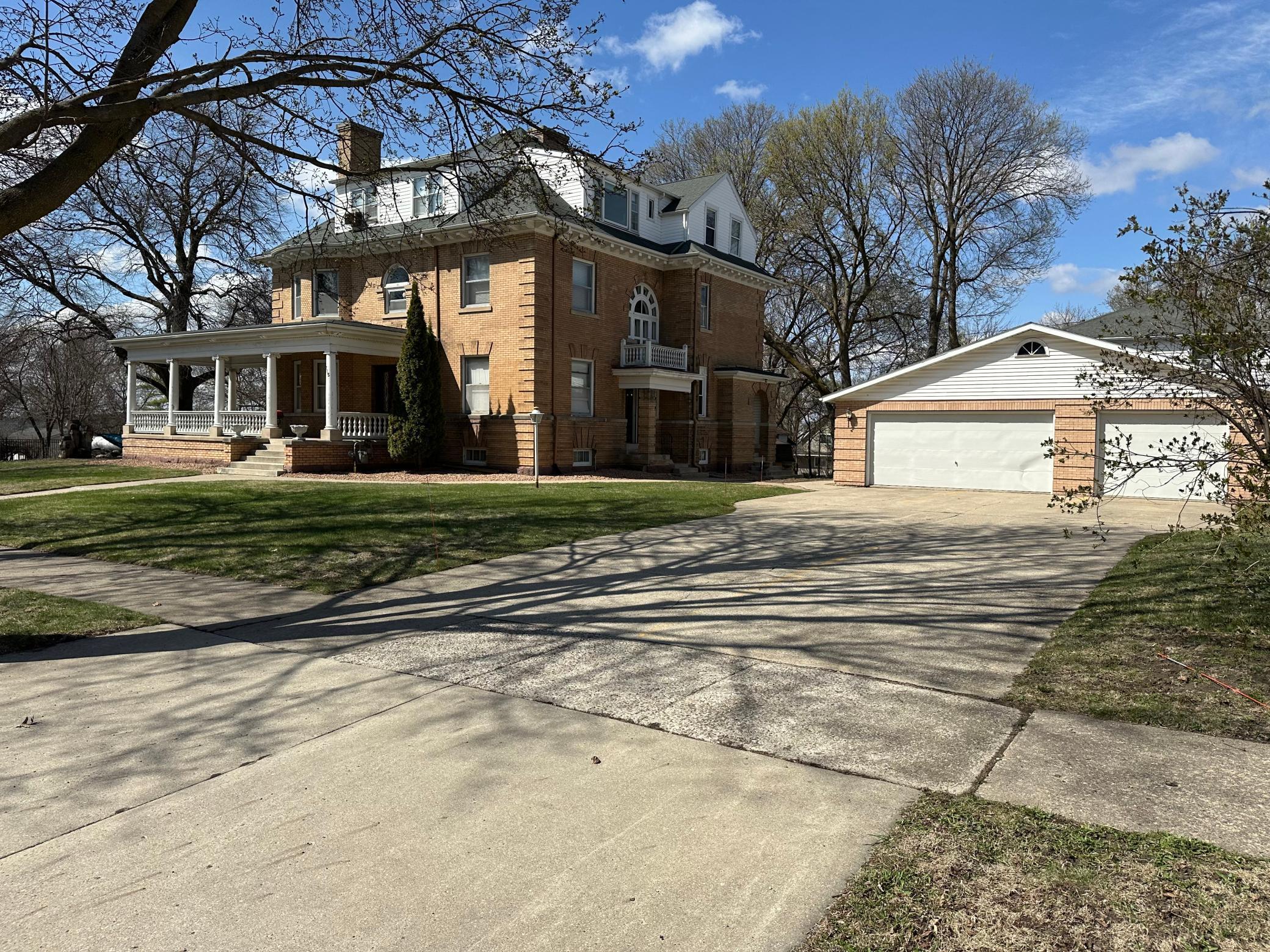 215 South 5th Street Montevideo, MN 56265 - Photo 10 of 48