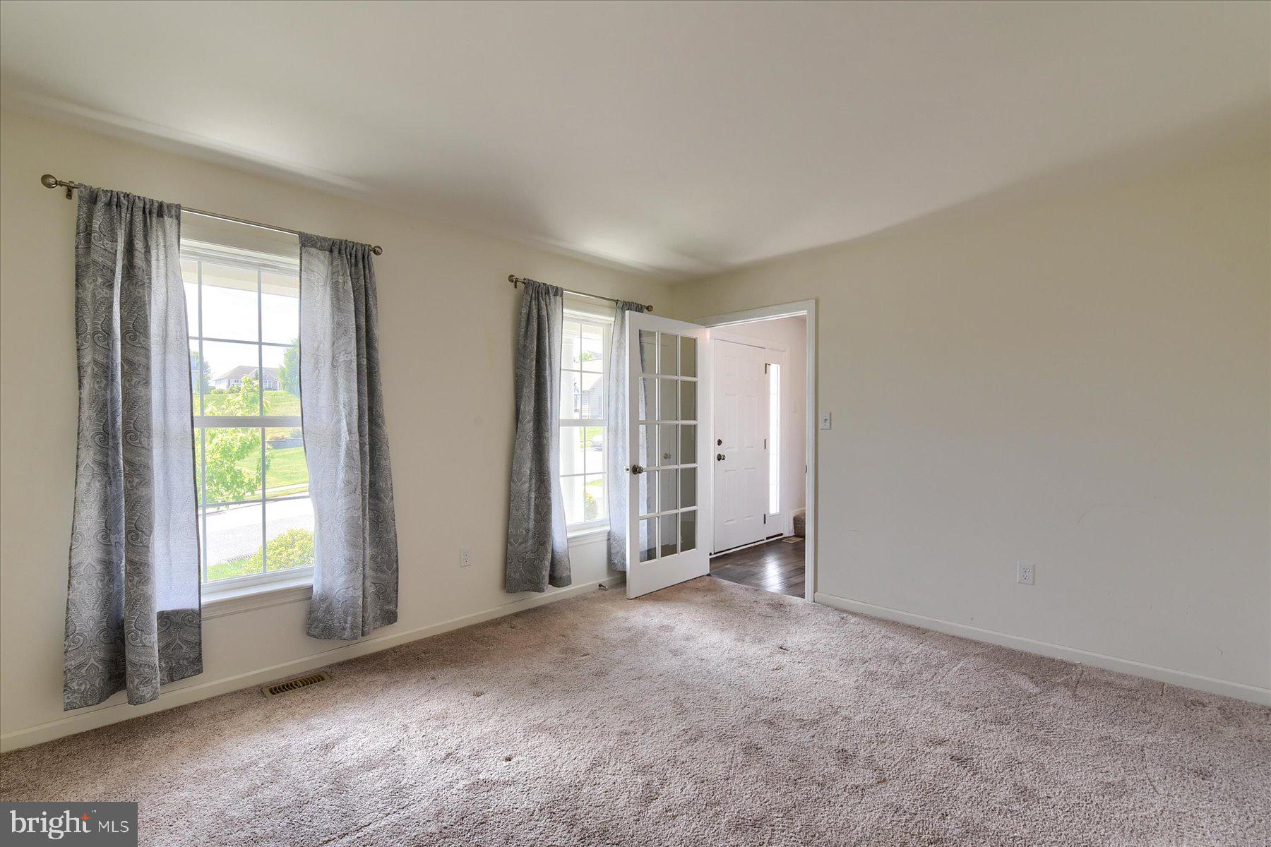 7050 Beaver Spring Road Harrisburg, PA 17111 - Photo 8 of 54 Gallery Image 8
