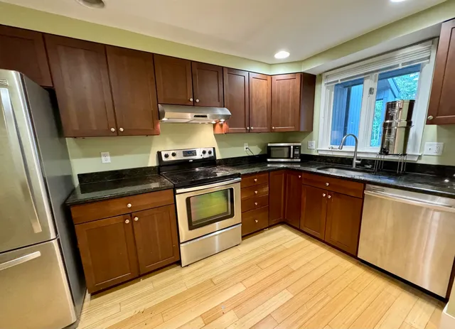 $2,700 | 34 Brookside Drive, Stratham, NH 03885