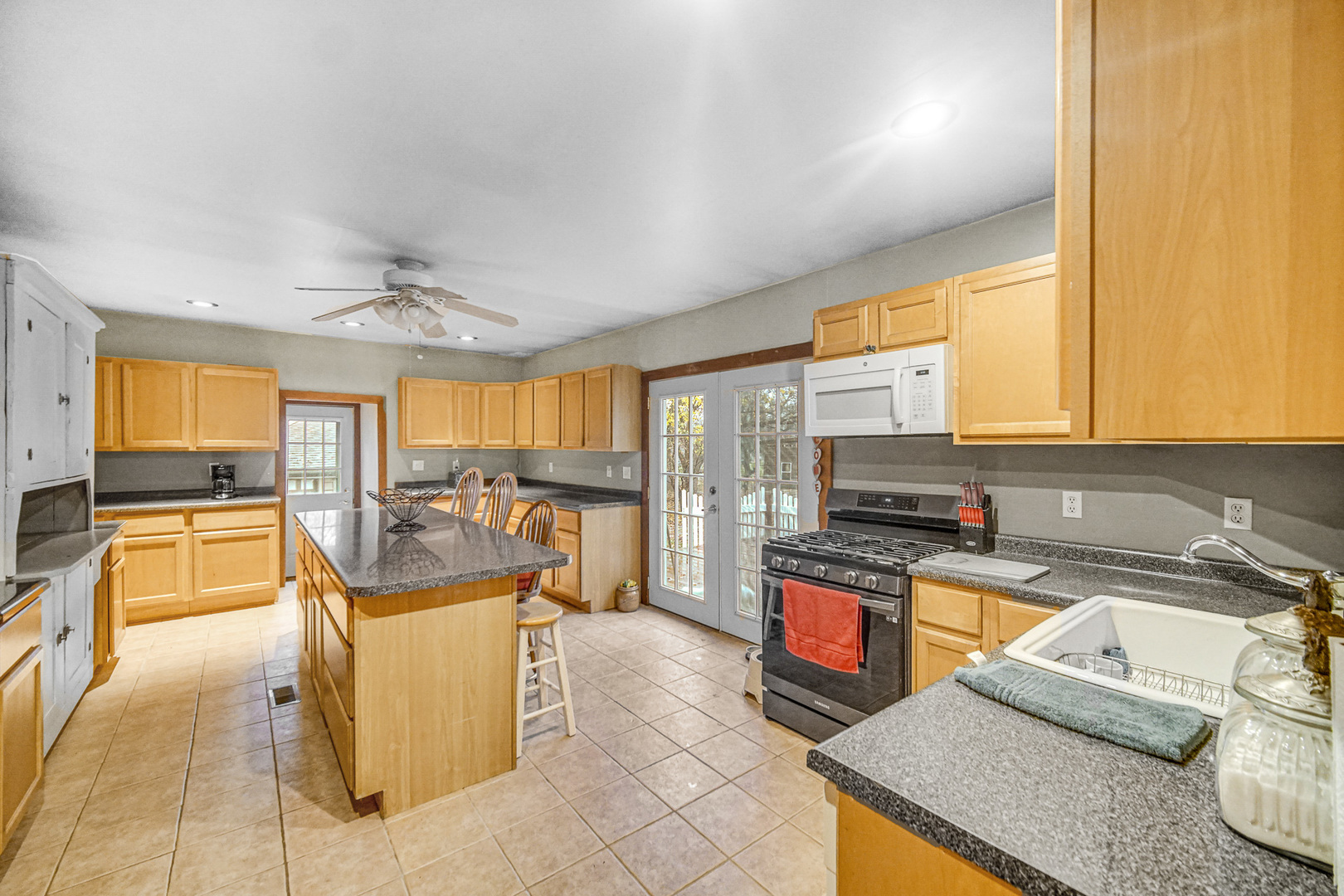 1386 Mill Street Crete, IL 60417 - Photo 7 of 29 Gallery Image 7