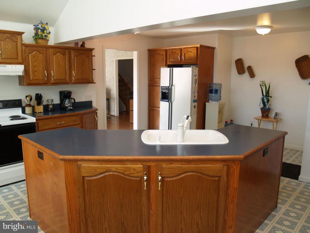 1 Paddock Drive Lititz, PA 17543 - Photo 3 of 30