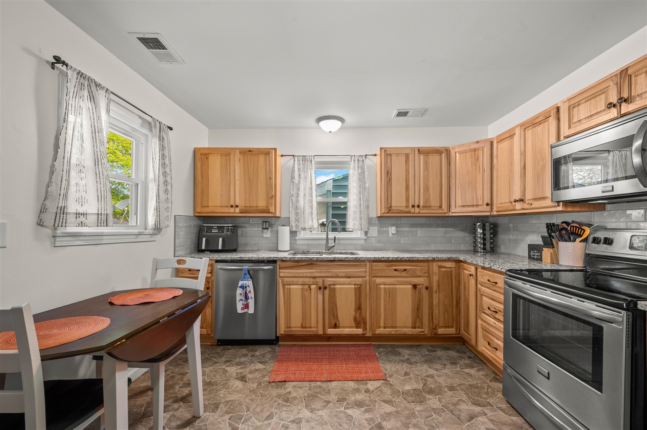 708 Roe Street Buchanan, MI 49107 - Photo 4 of 16