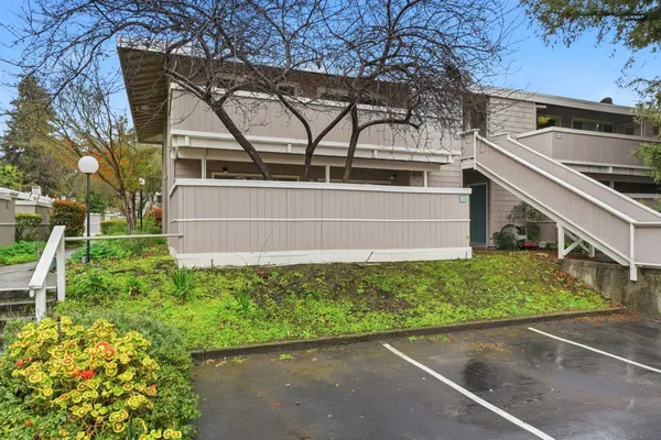 $459,000 | 500 West Middlefield Road, Unit 121, Mountain View, CA 94043