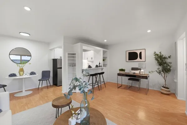 $459,000 | 500 West Middlefield Road, Unit 121, Mountain View, CA 94043