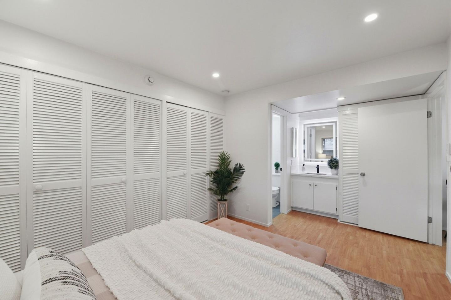 500 West Middlefield Road, Unit 121 Mountain View, CA 94043 - Photo 8 of 17