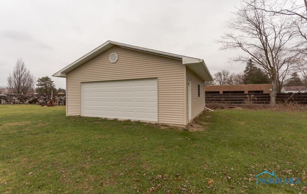 1905 Cass Road Toledo, OH 43614 - Photo 8 of 50 Gallery Image 8