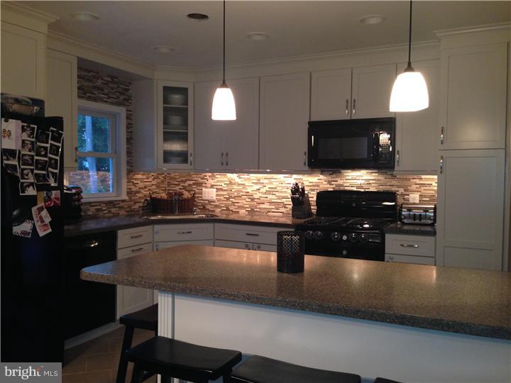 329 Chapel Heights Road Sewell, NJ 08080 - Photo 6 of 25 Kitchen