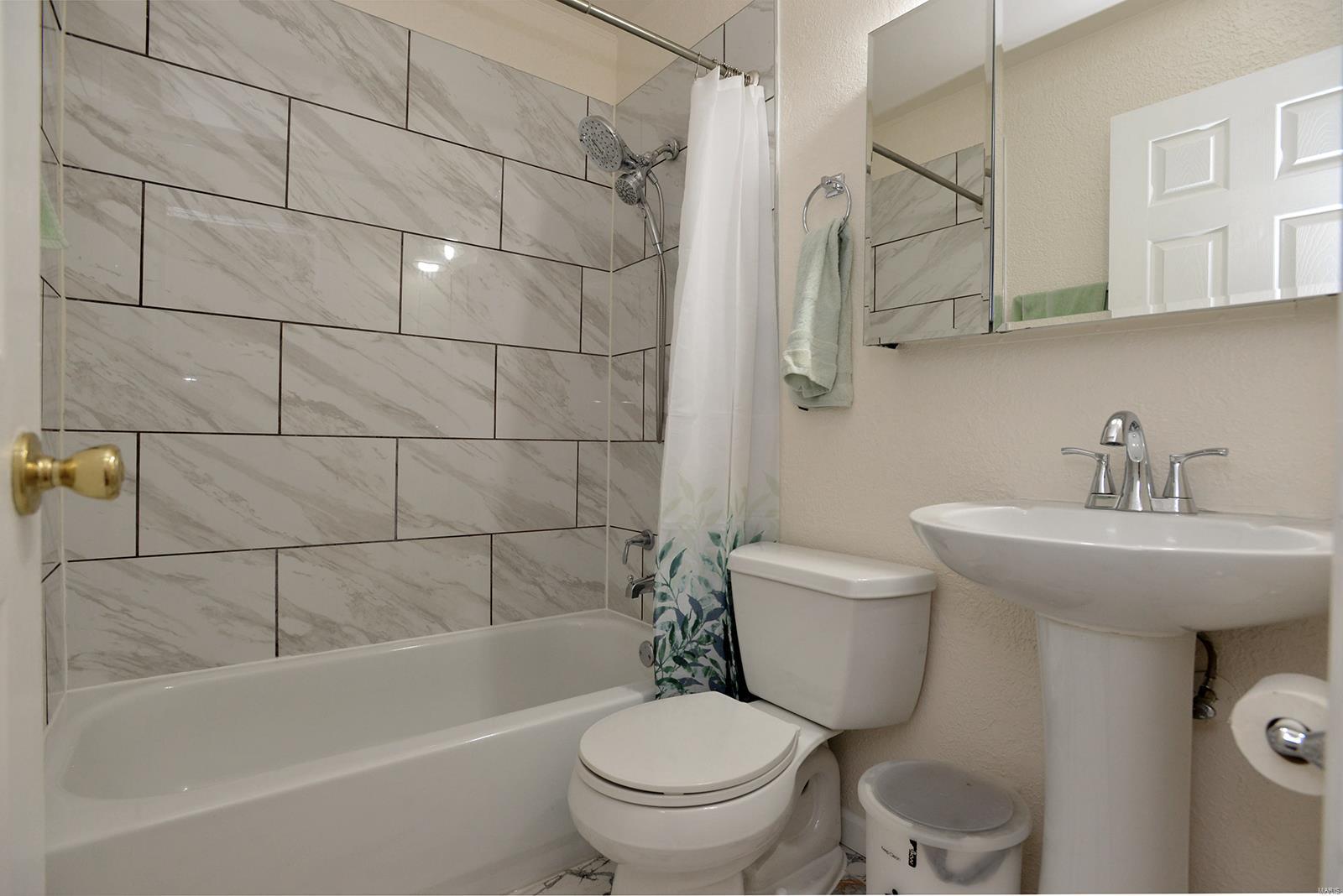 9348 Forman Road St. Louis, MO 63123 - Photo 5 of 55 Gallery Image 5