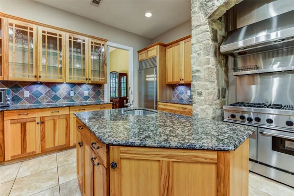$899,000 | 28822 Lakeside Green, Magnolia, TX 77355